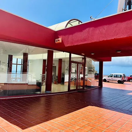 Su Eminencia - Sea View With Modern Comforts Διαμέρισμα