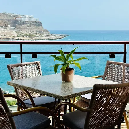 Su Eminencia - Sea View With Modern Comforts Daire