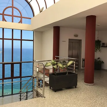 Su Eminencia - Sea View With Modern Comforts Διαμέρισμα