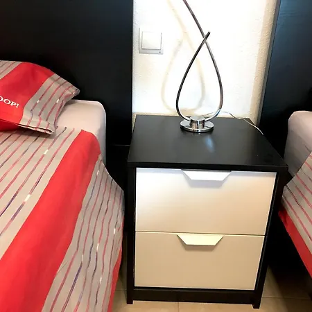 Su Eminencia - Sea View With Modern Comforts Διαμέρισμα *