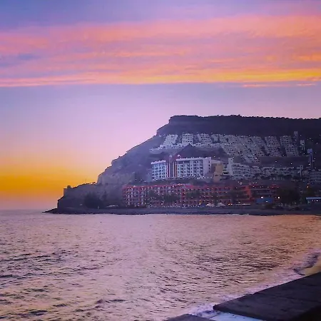 Su Eminencia - Sea View With Modern Comforts Διαμέρισμα